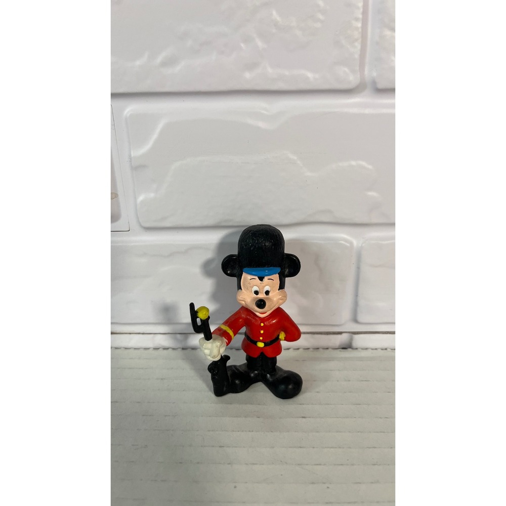 Disney Mickey Mouse Figurine Unisex Small Red Royal Guard Beefeater PVC Toy